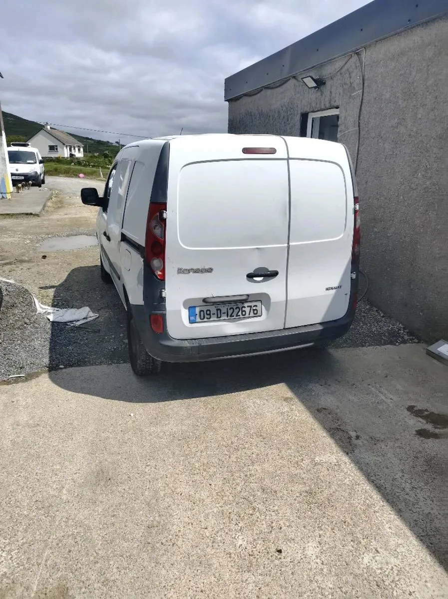 Van - Image 4