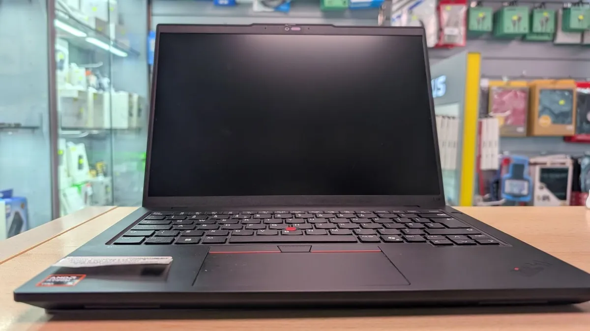 Lenovo Thinkpad E15 15.6" - Image 2