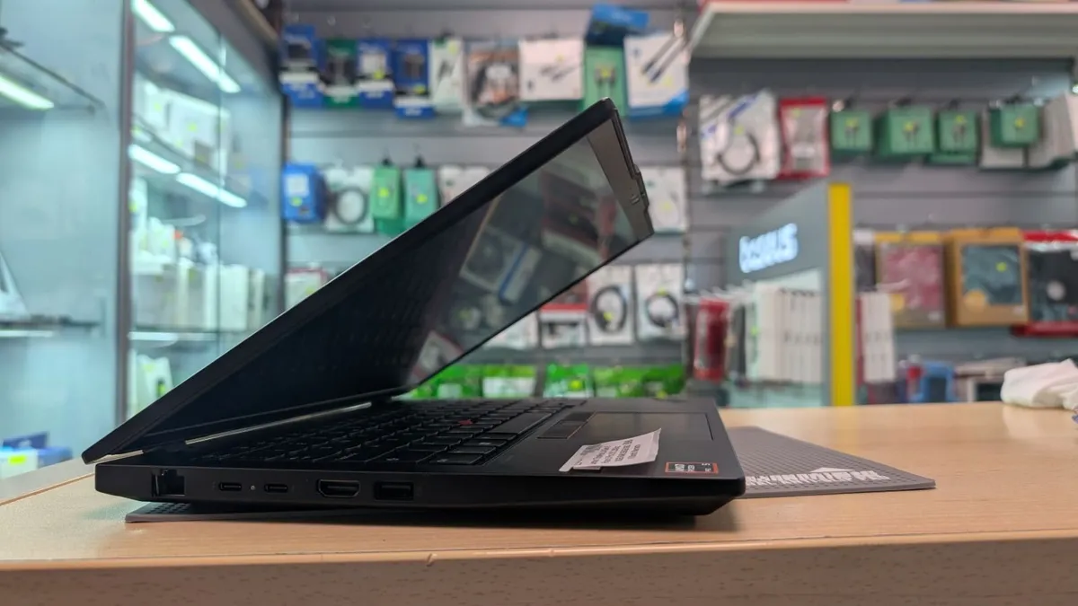 Lenovo Thinkpad E15 15.6" - Image 4