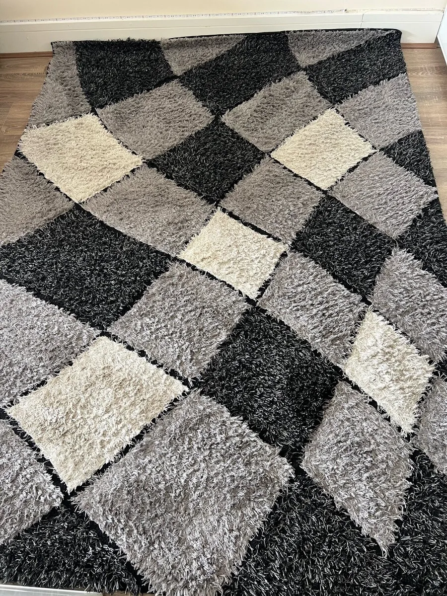 Rug - Image 1