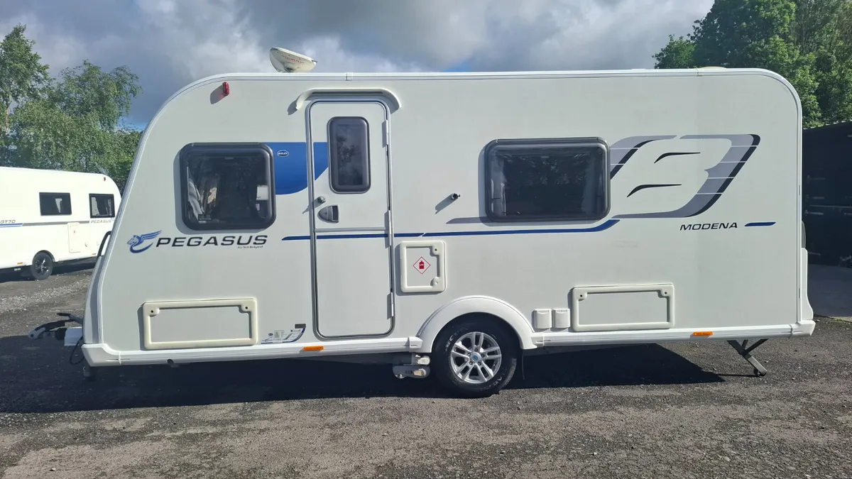 Bailey Pegasus  GT70 Modena Island Bed - Image 3