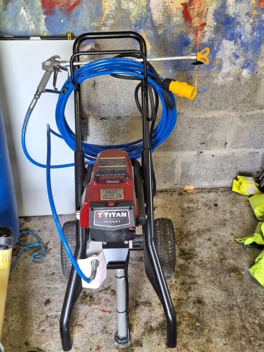 Titan airless paint sprayer - Image 1