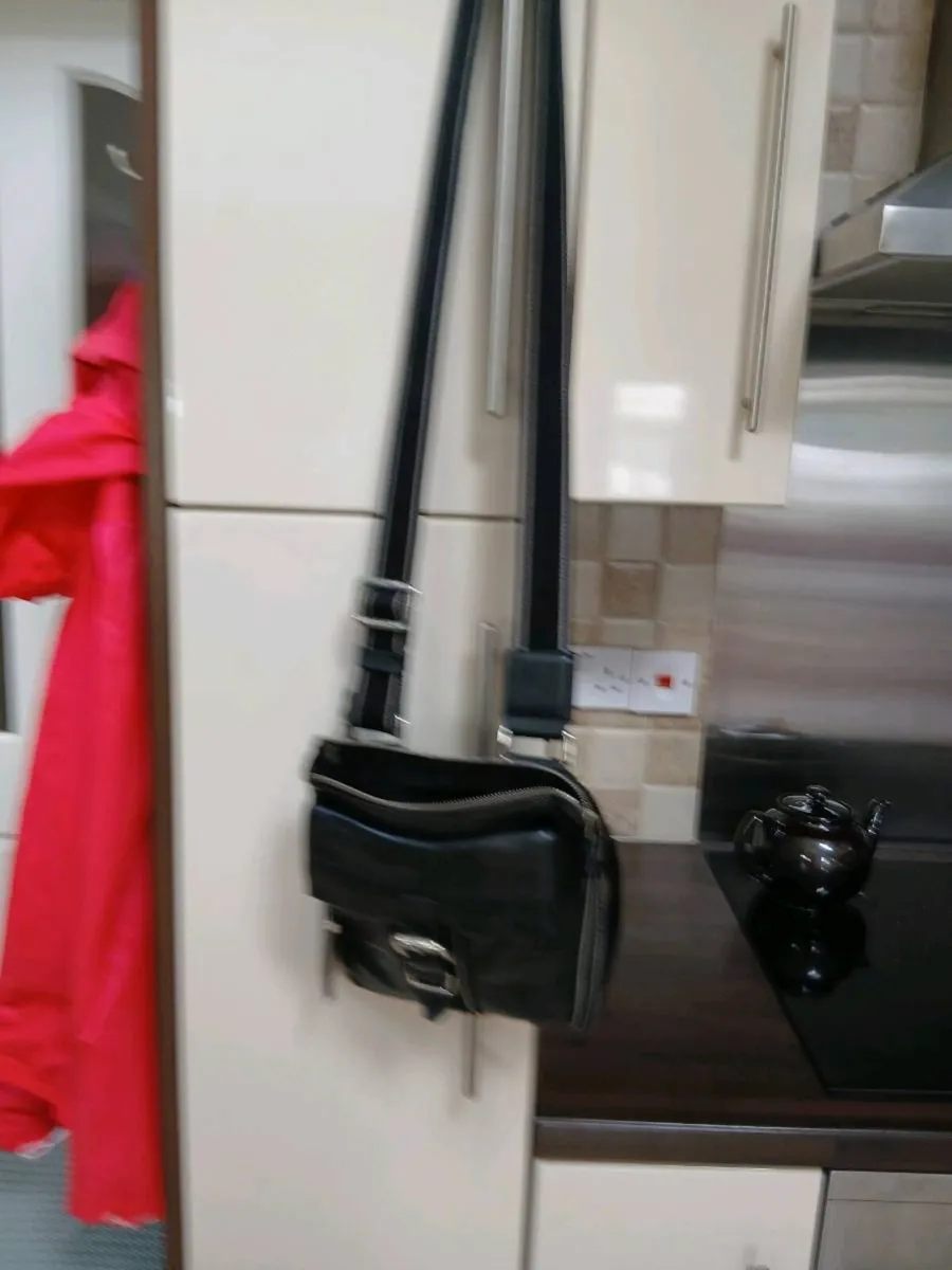 HUGO BOSS MANS SHOULDER BAG - Image 1