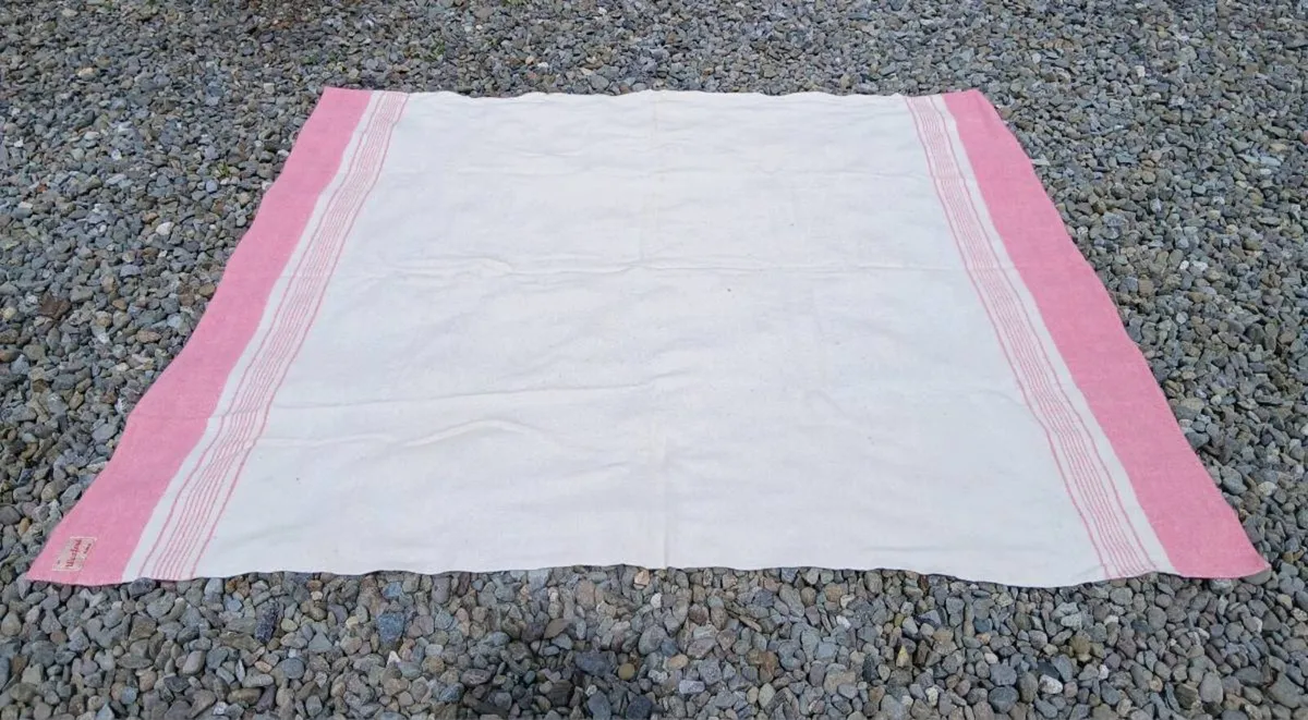 VINTAGE Wexford Wool blanket - Image 1