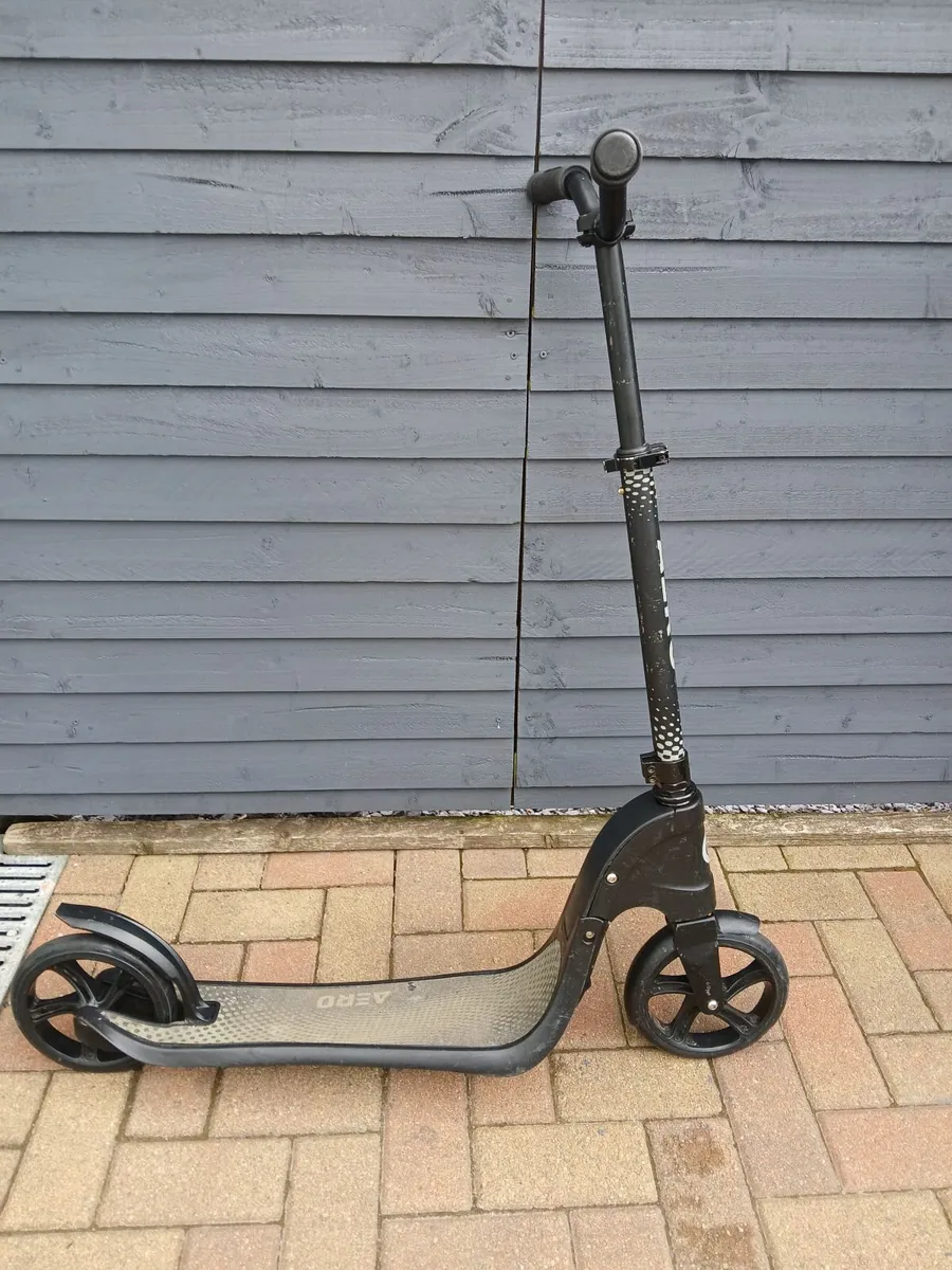 Scooter - Image 2