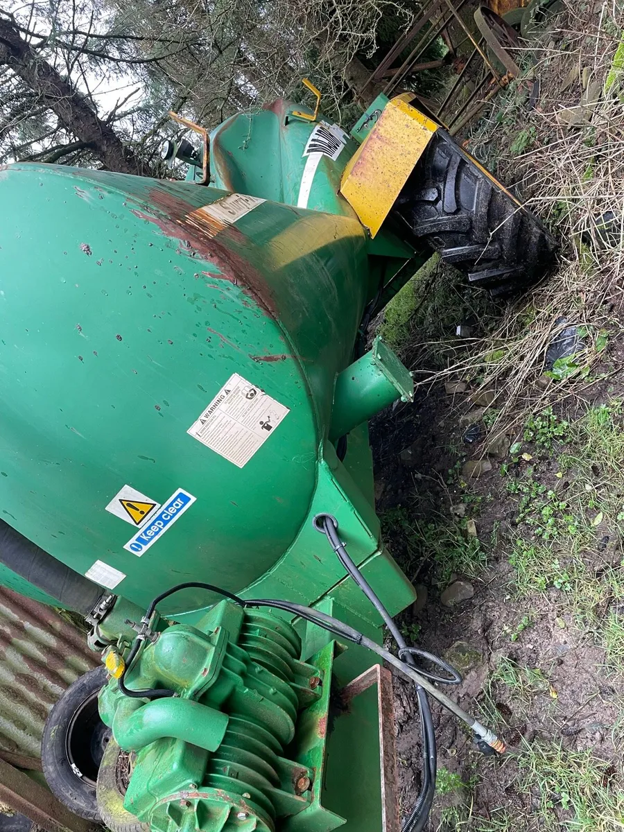 Slurry tanker - Image 1