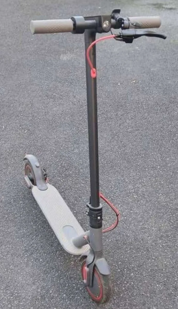 Electric scooter - Image 2