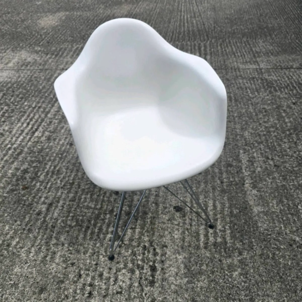 Eames fiberglass Armchair DAR x 1 - Image 2