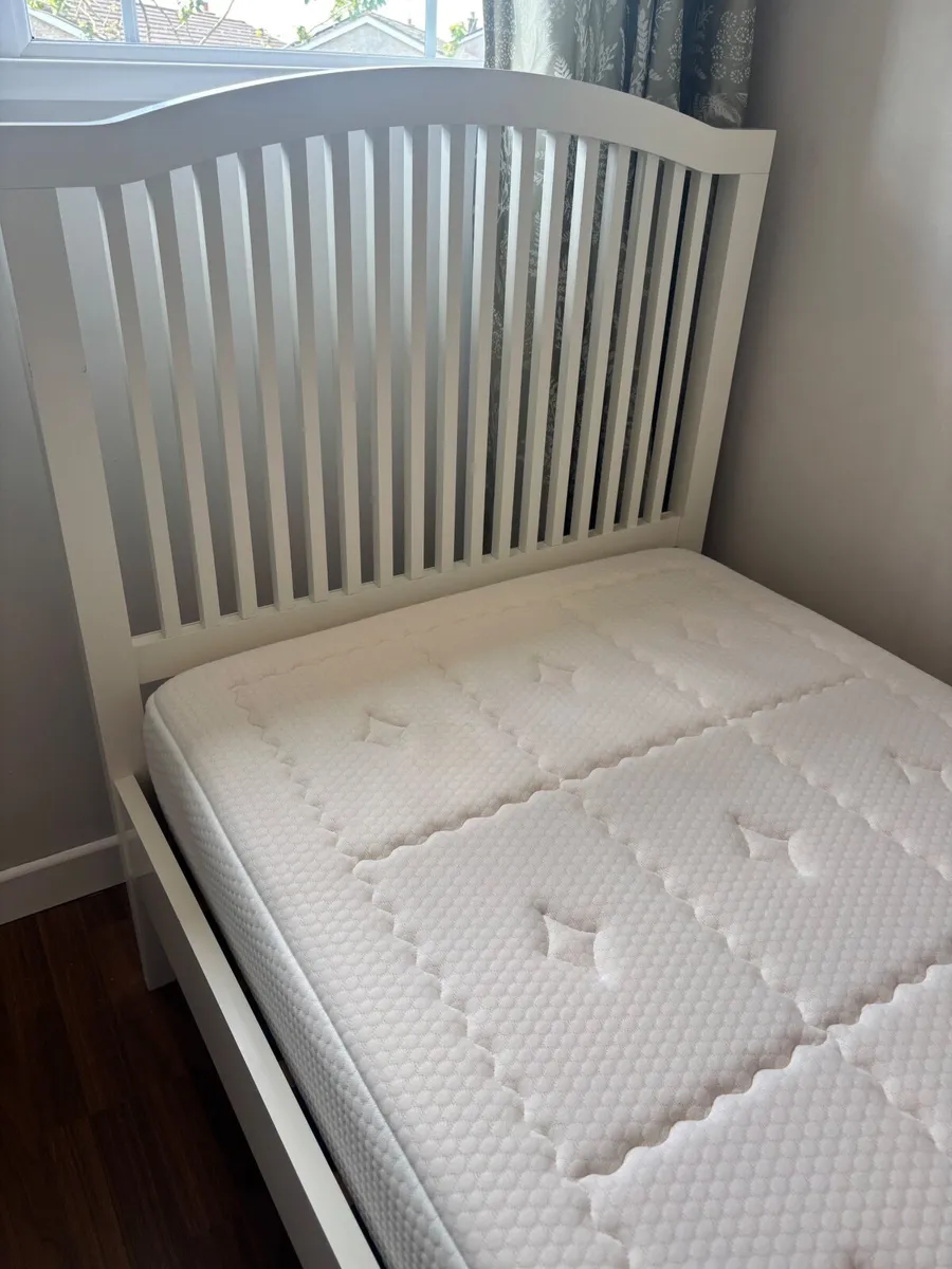 Single bed with new mattress - Image 2