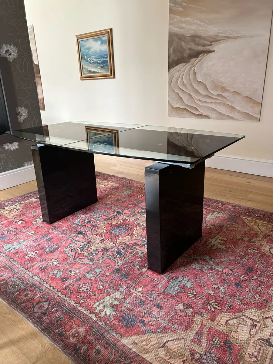Dining room table and 6 chairs - Image 2