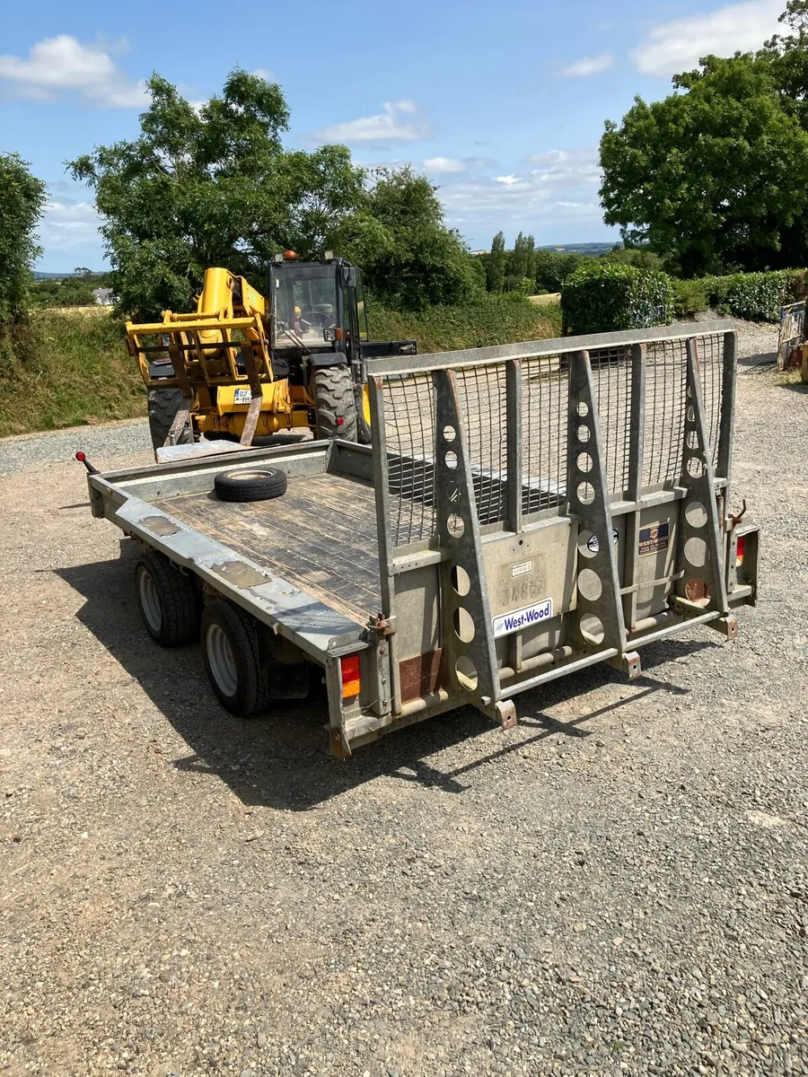 Trailers - Image 2