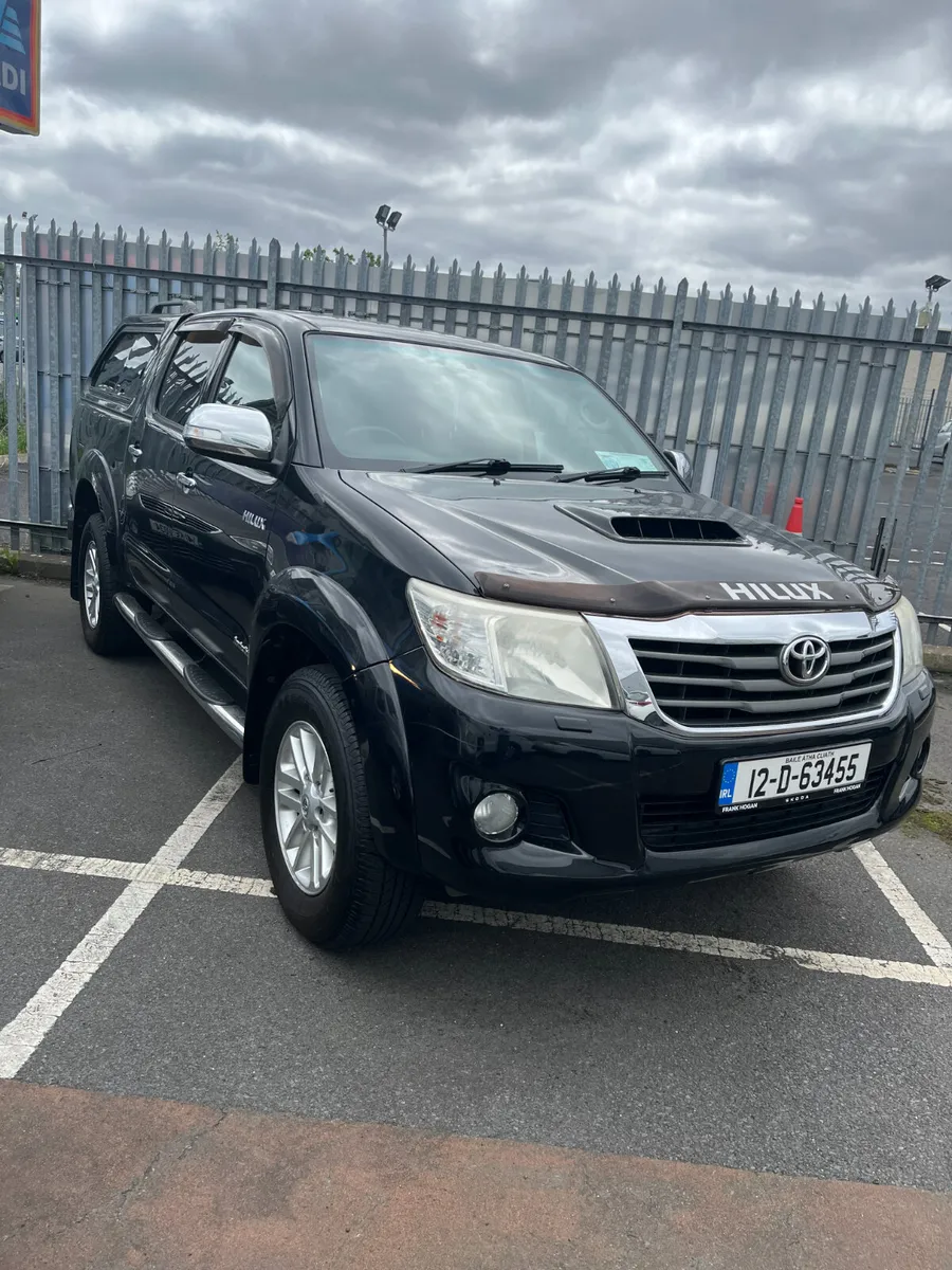 Toyota Hilux Invincible 2012 - Image 2