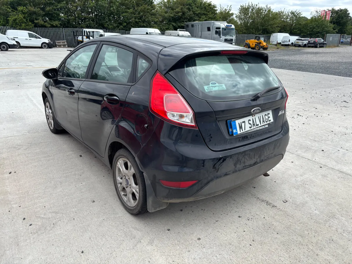 15 Fiesta Zetec 1.2 Petrol 180km Starting - Image 4