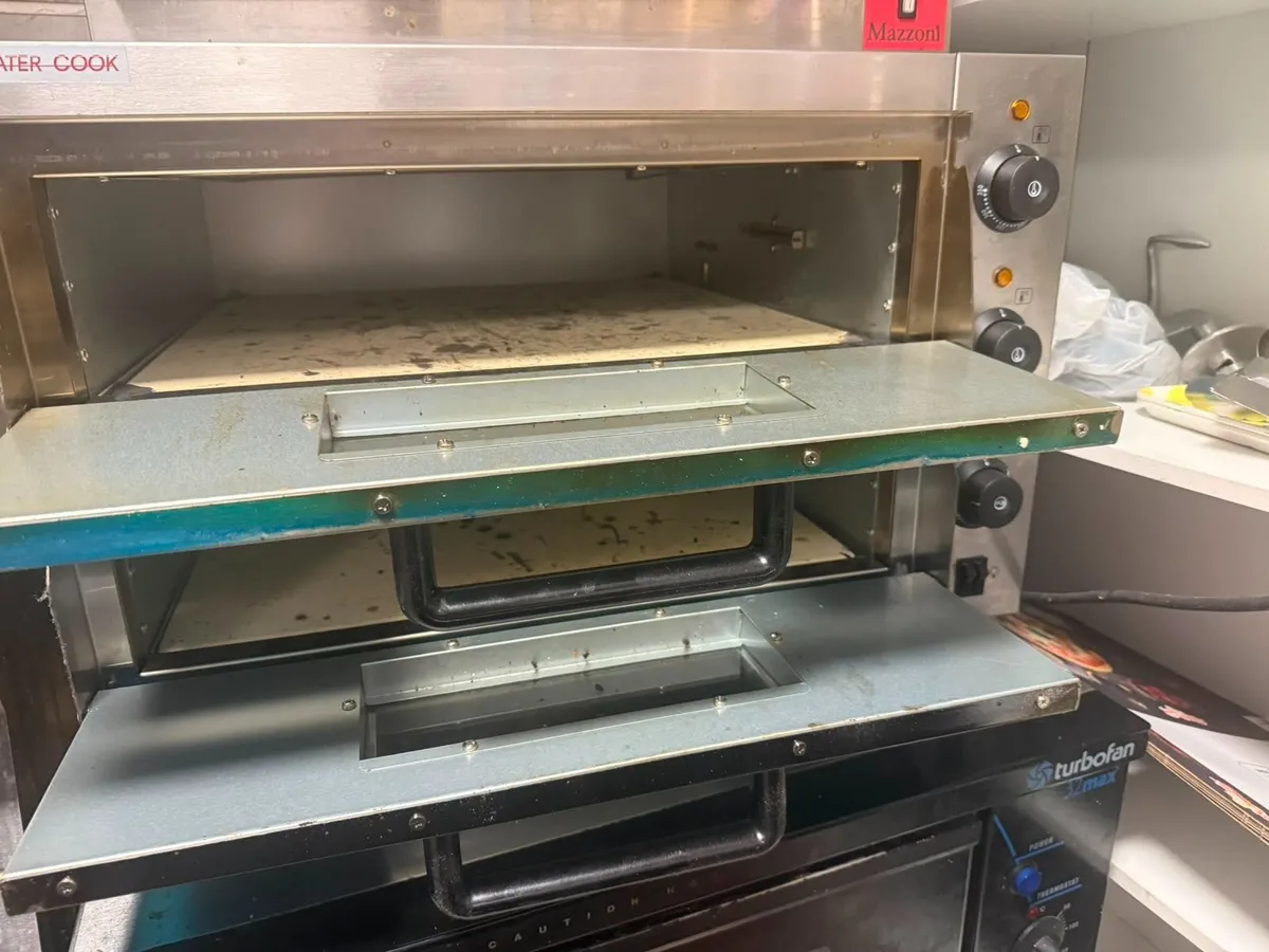 Pizza Oven Single Phase Plug Fitted Rarely Used