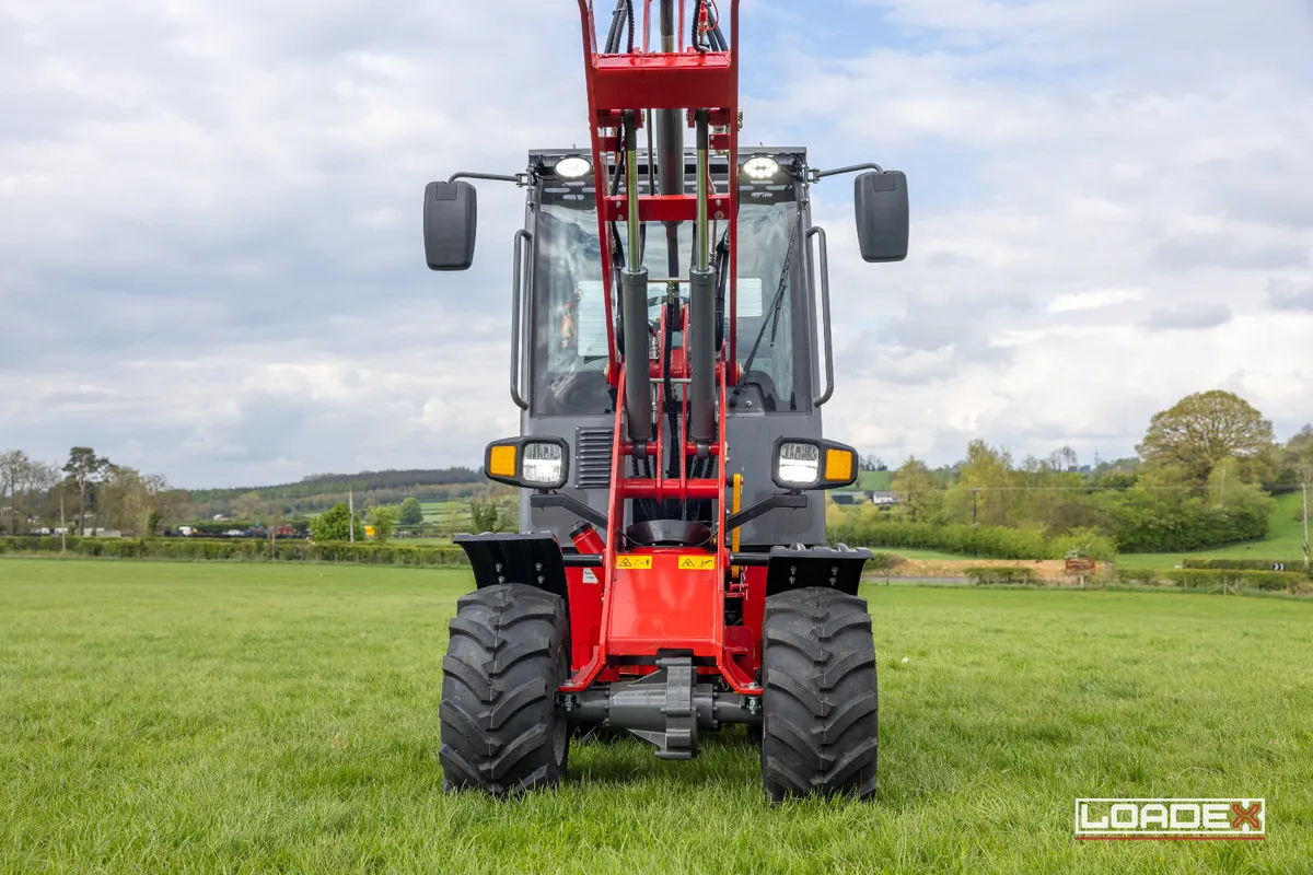 Loadex 807+ Compact Loader - Image 3