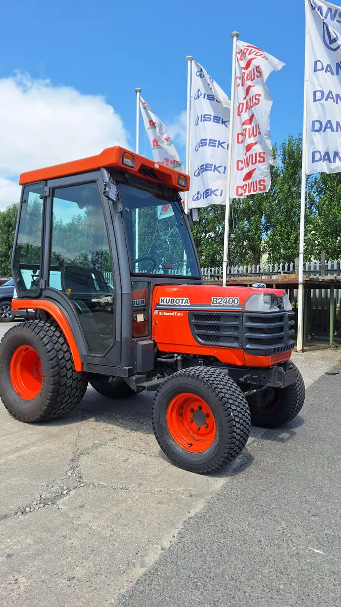 Kubota B2400 compact tractor - Image 3