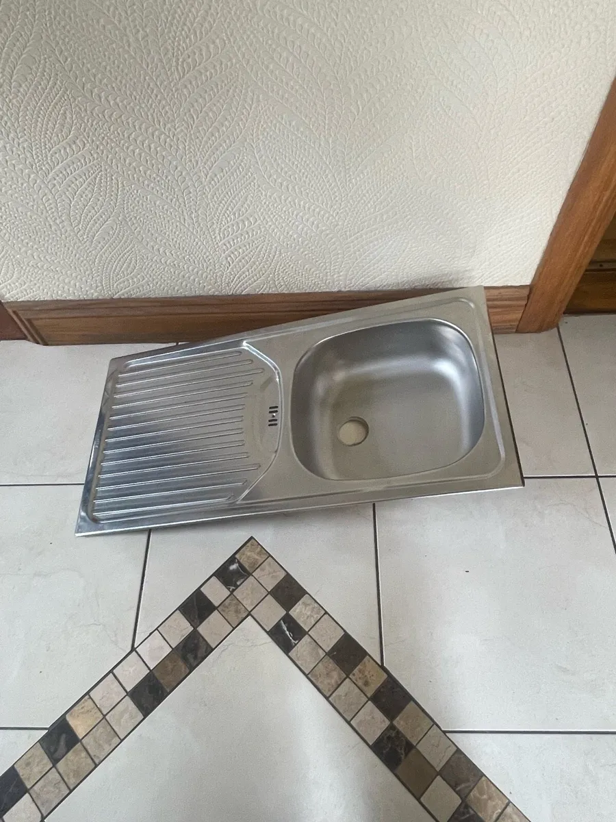 Stainless steel kitchen sink with draining board - Image 4