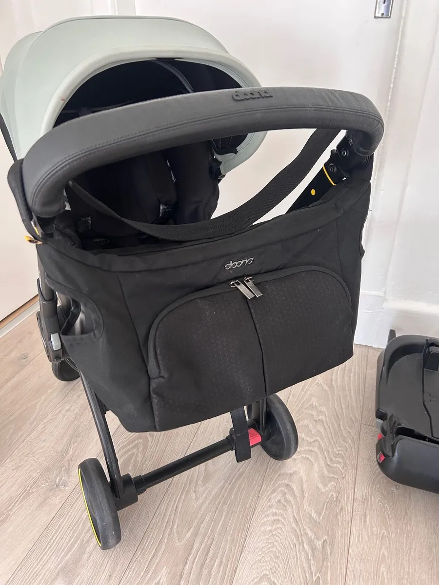 Doona X car seat and isofix base - Image 3