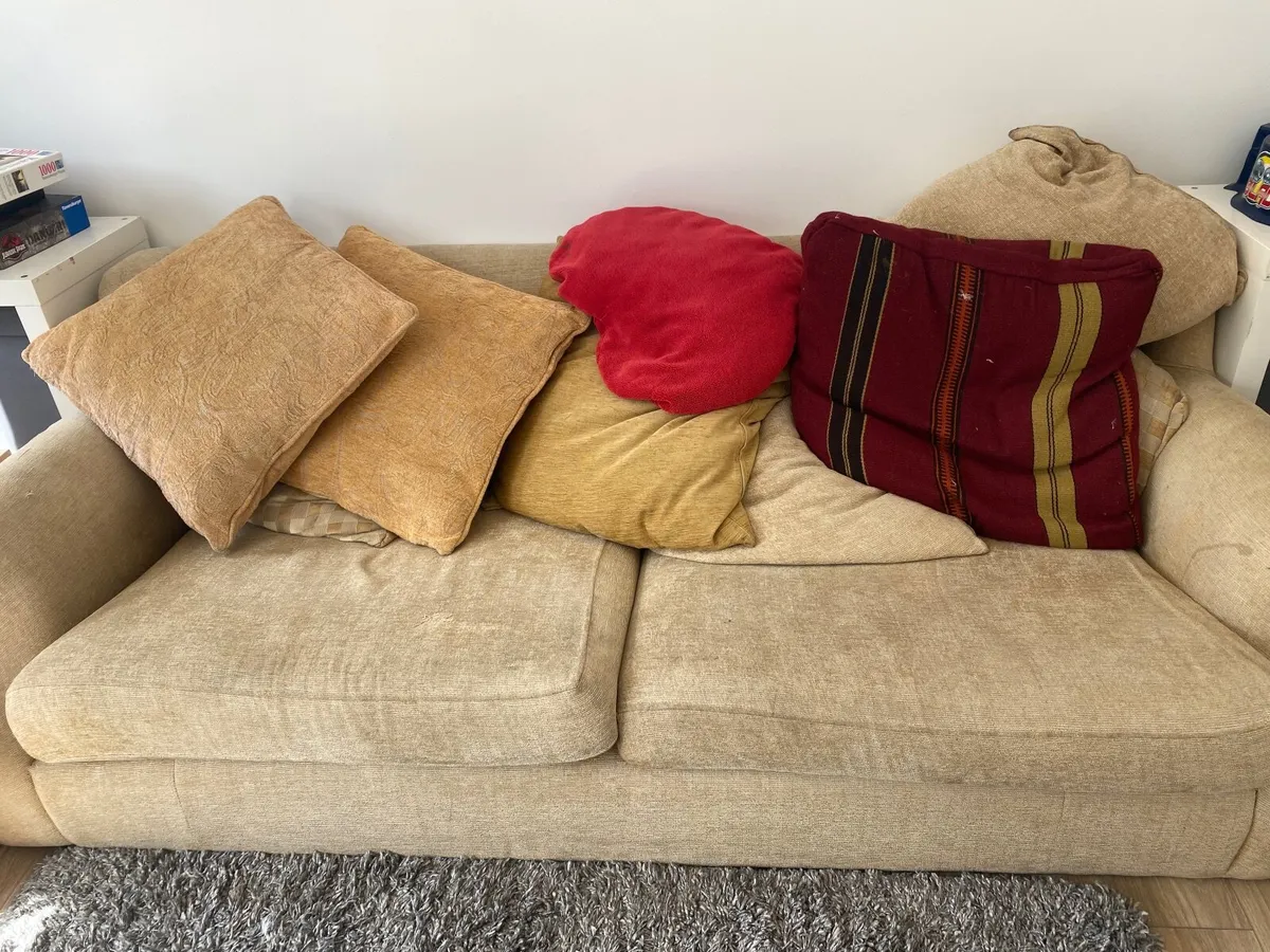 Couch - Image 2