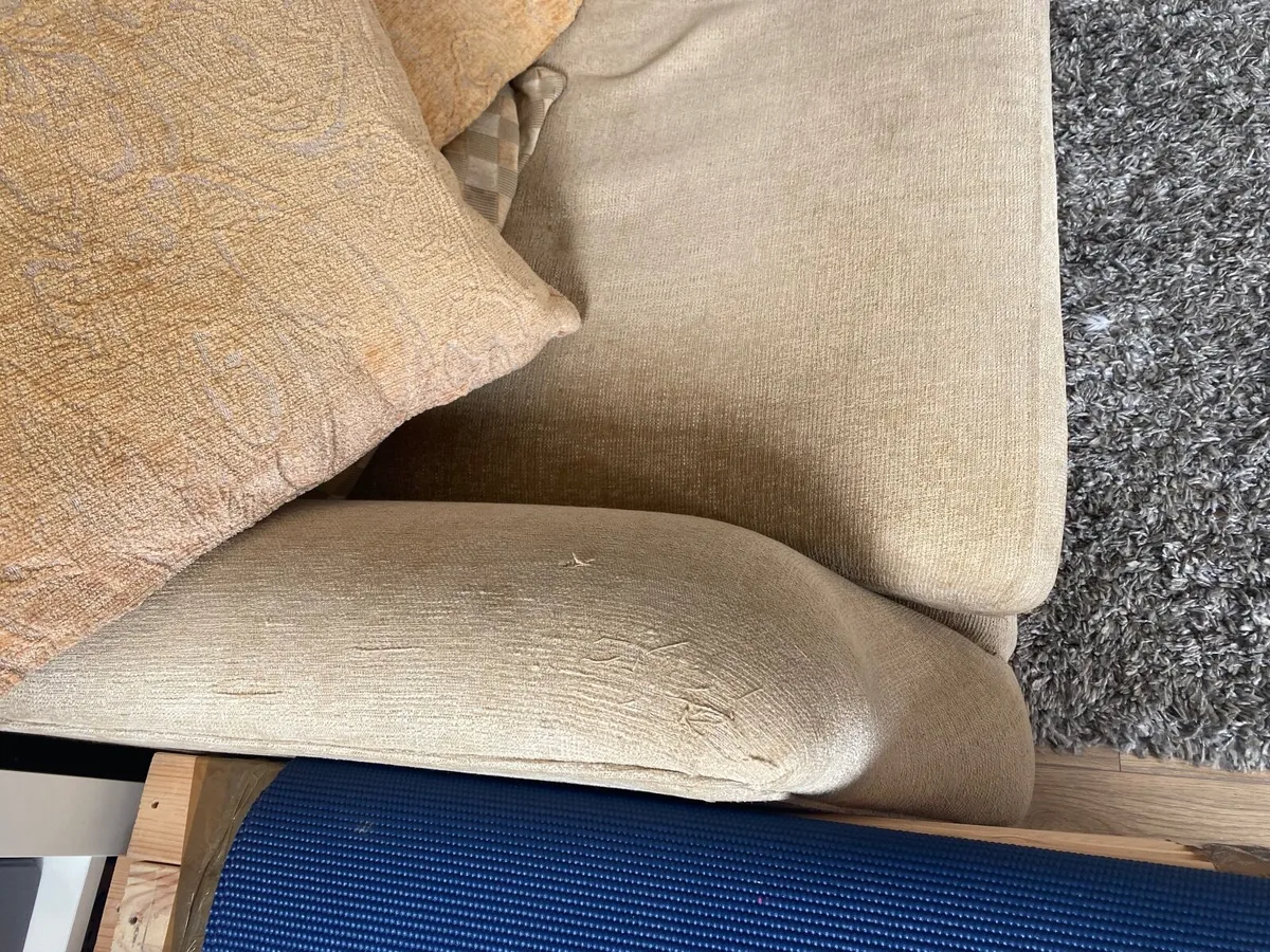 Couch - Image 3