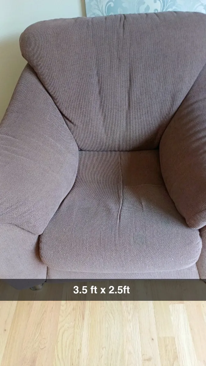 Arm chair plus curtains - Image 2