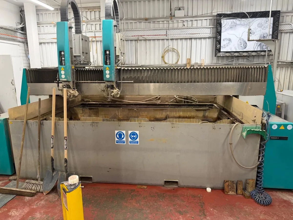 FLOW Waterjet Twin head 4m x 2m - Image 1