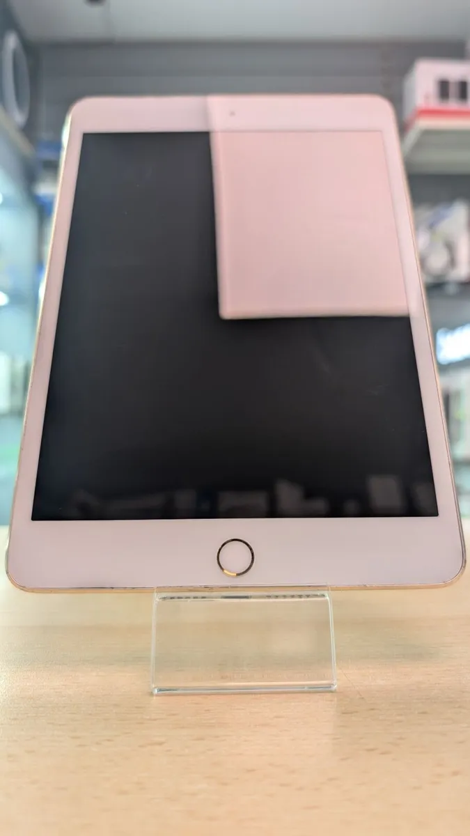 Apple iPad Mini 4 Rose Gold - Image 2