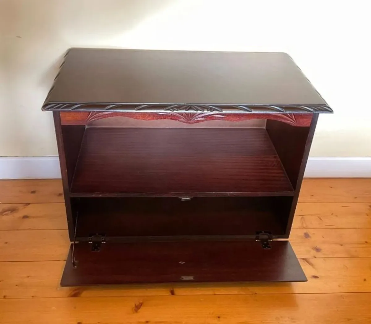 Rossmore Solid Mahogany TV Cabinet / Storage Unit - Image 3