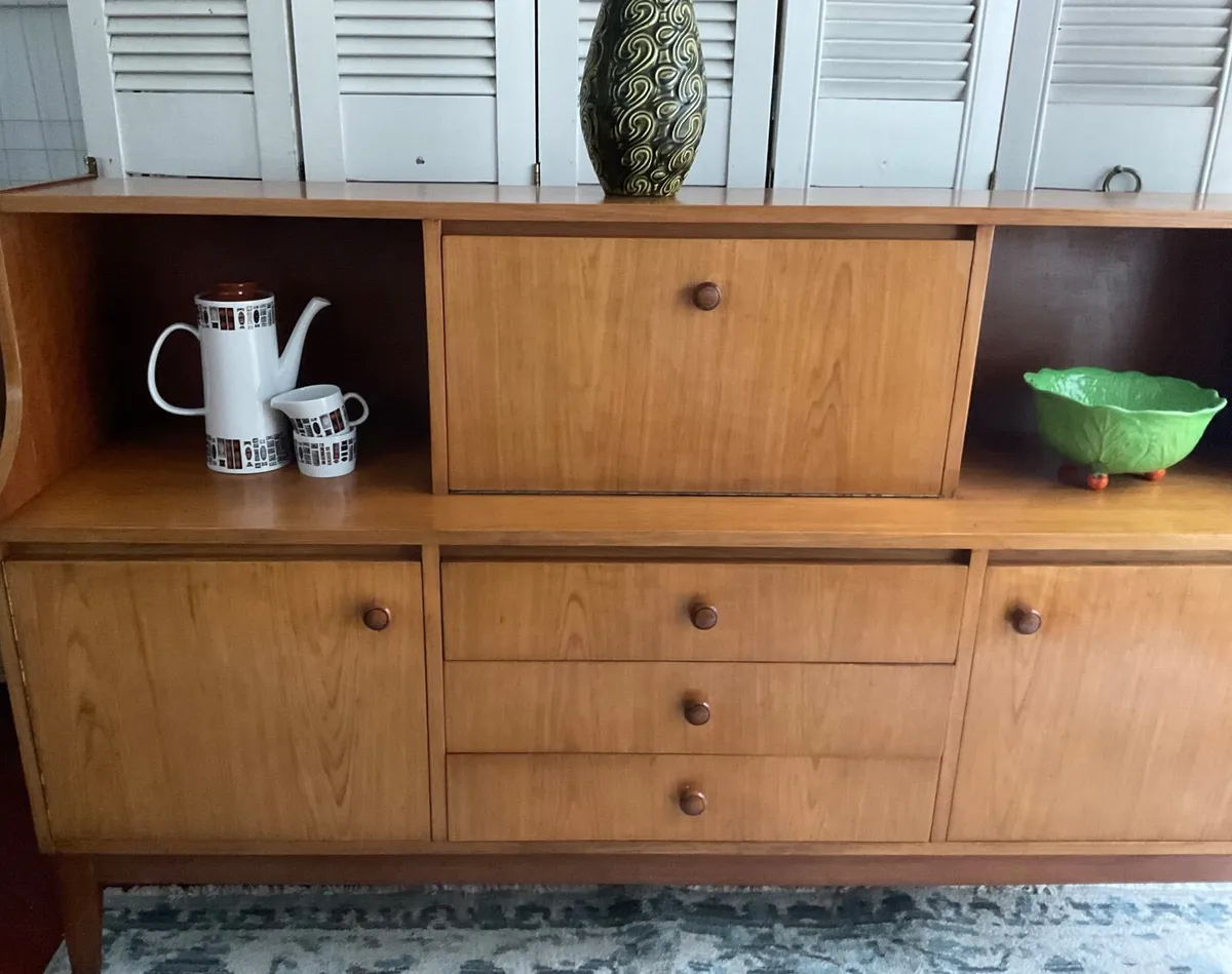 Mid century large teak side/ drinks cabinet - Image 2