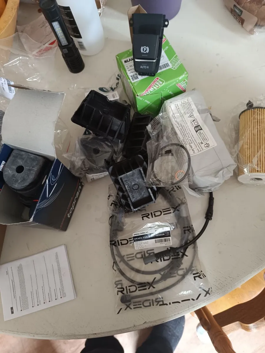 BMW car parts - Image 3