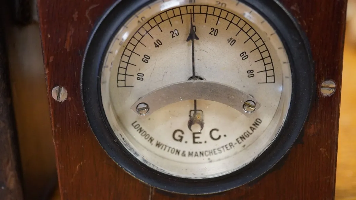 Antique G.E.C. Galvanometer with Leather Case - Image 3