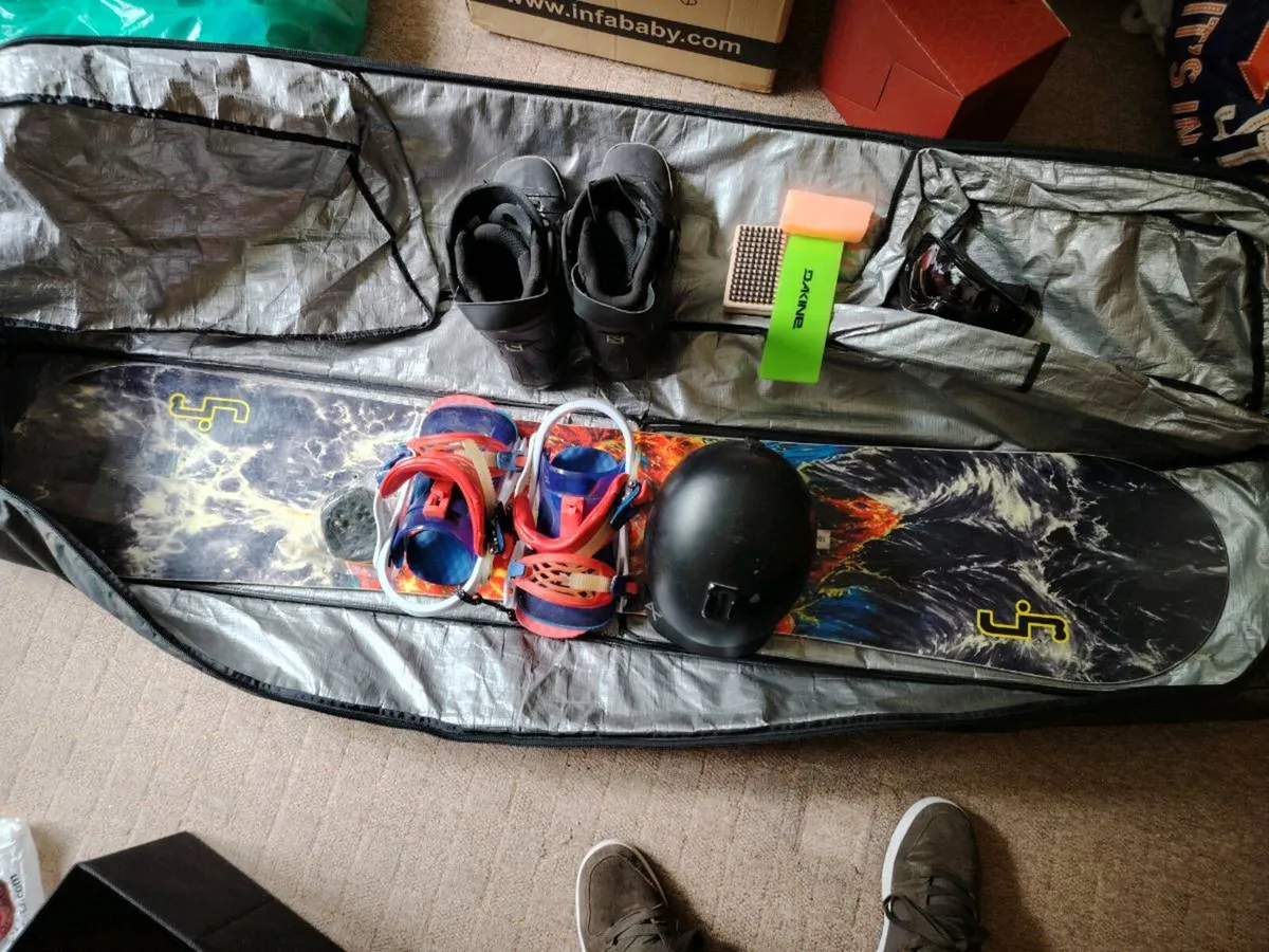 LibTech Snowboard and gear - Image 3