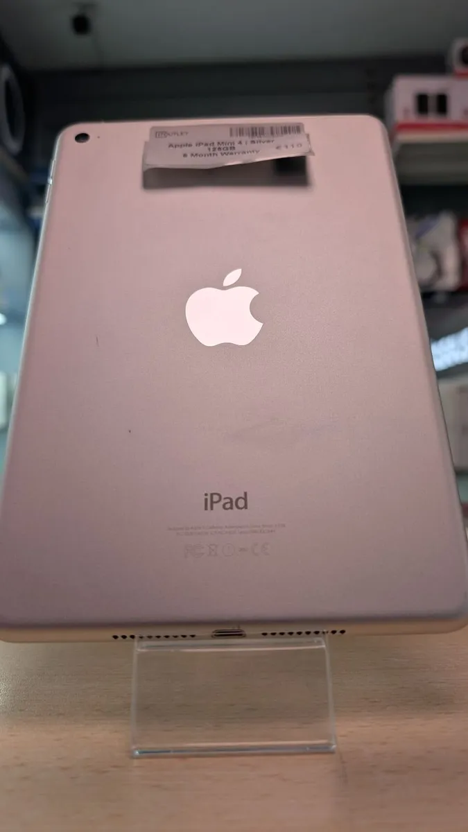 Apple iPad Mini 4 Silver - Image 1