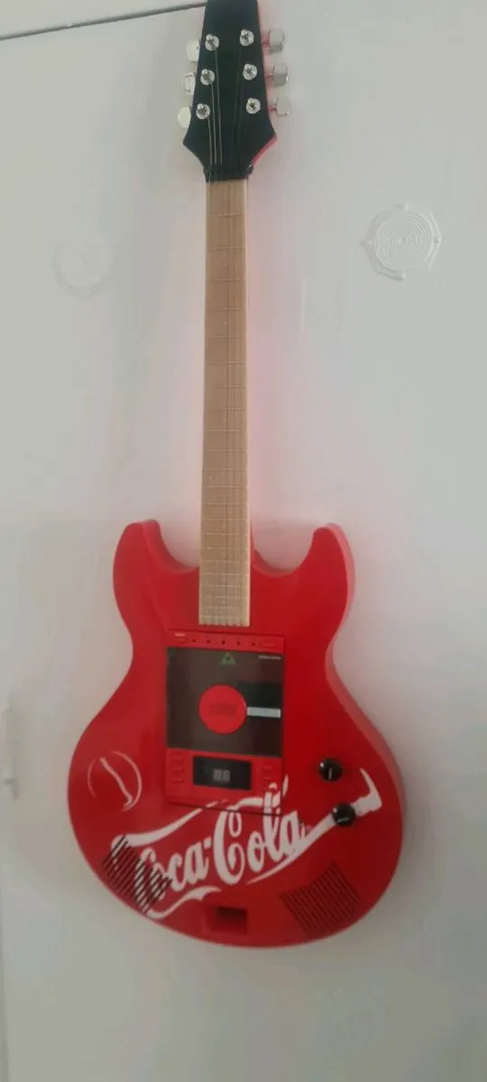 Coca-Cola guitar - Image 2