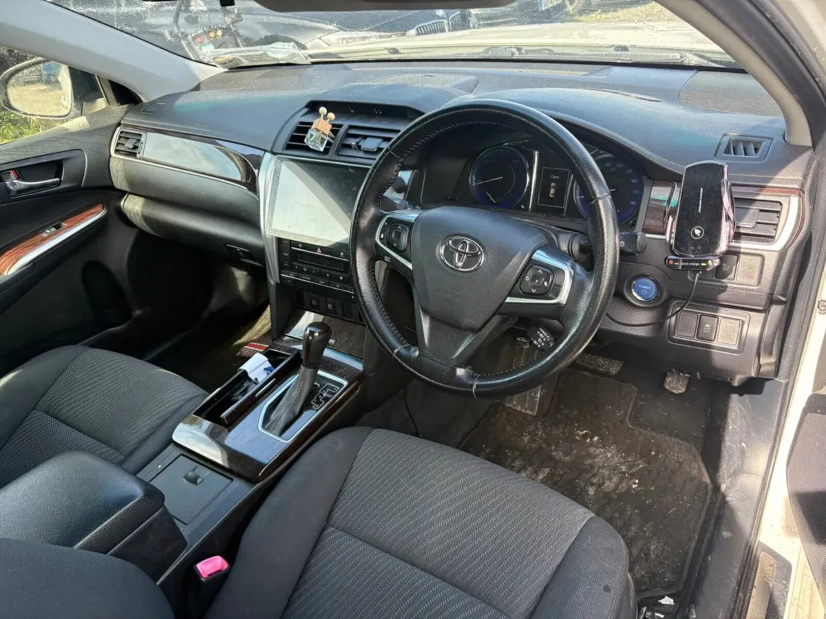 2016 Toyota Camry 2.5 Hybrid high spec - Image 2