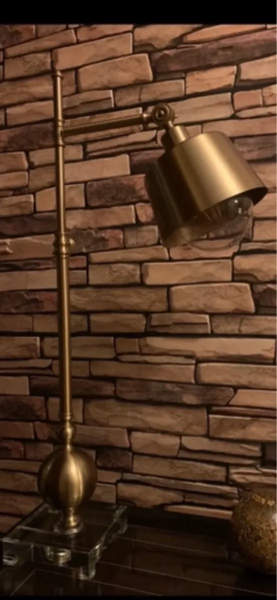 Beautiful large brushed solid brass lamp - Image 1