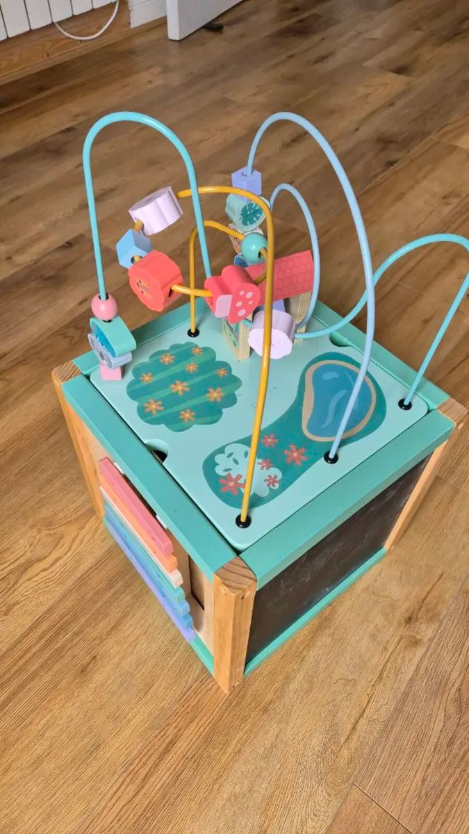 Squirrel Play wooden 5 in 1 activity cube - Image 1