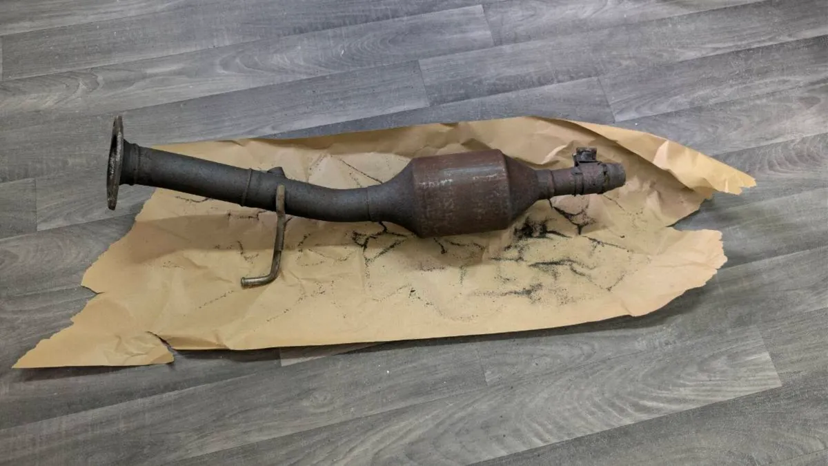 Catalytic converter mitsubishi colt 6 2011