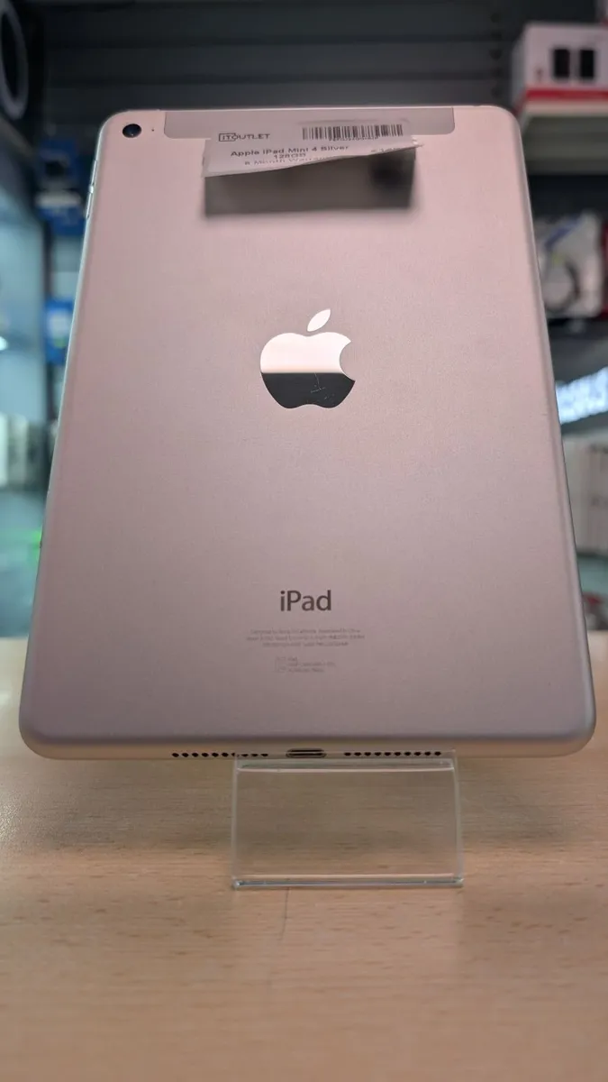 Apple iPad Mini 4 Silver - Image 1