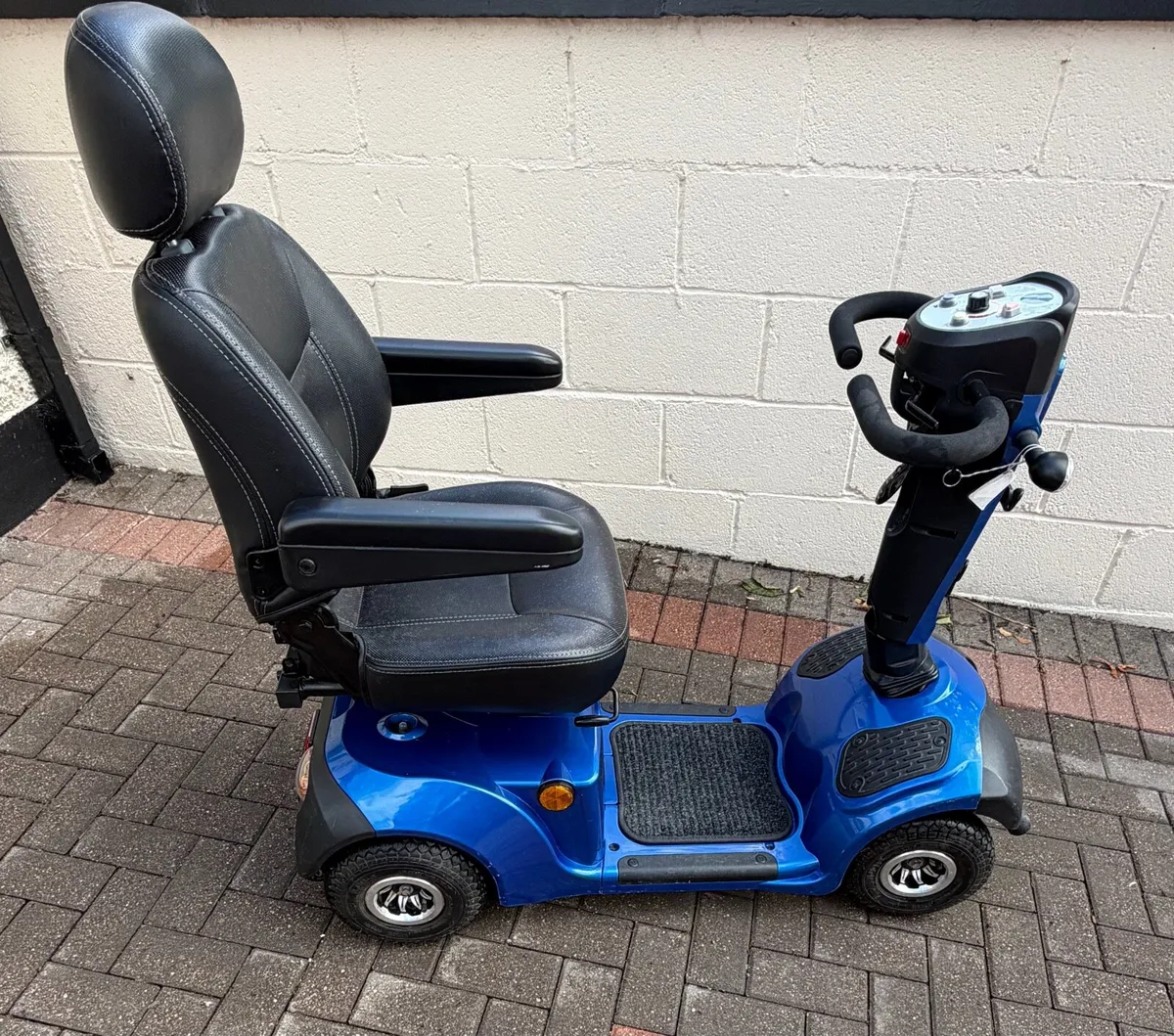 Mobility scooter - Image 1