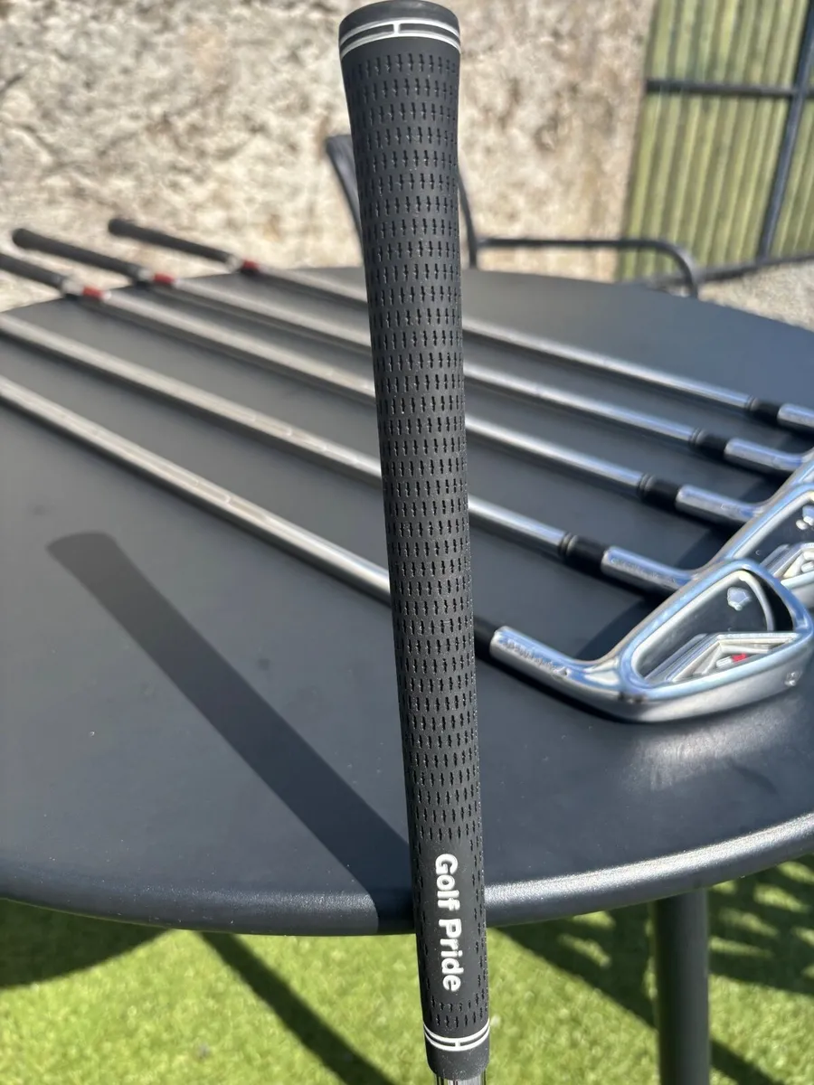 TaylorMade R9 TP Iron Set 5-PW | Stiff KBS Shaft - Image 2