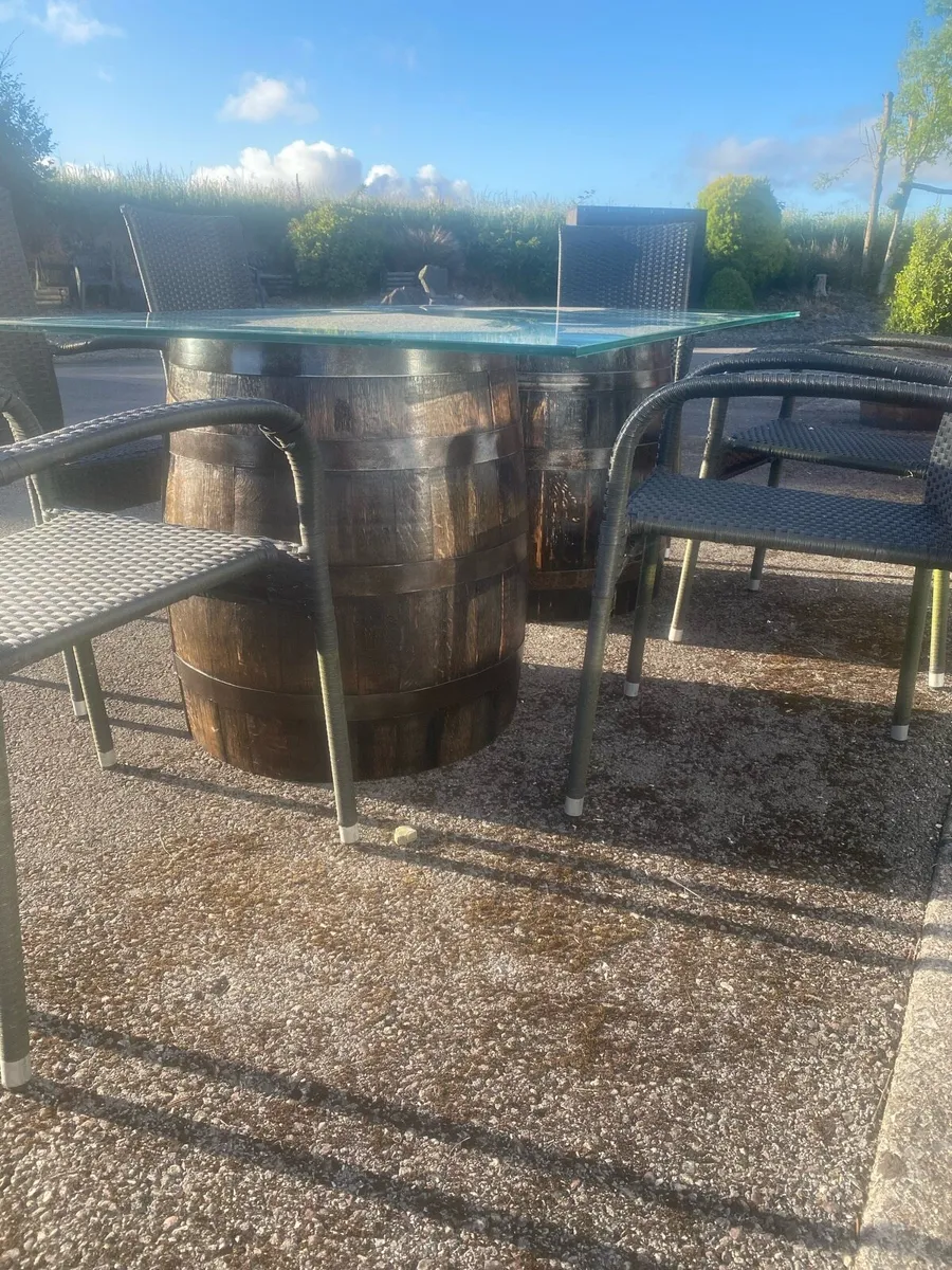 Outdoor table - Image 4