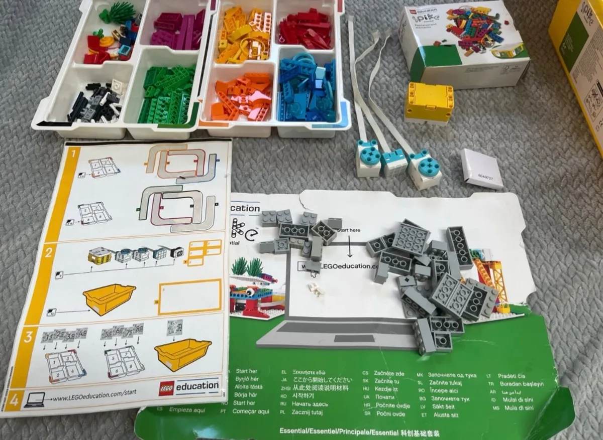 LEGO SPIKE Essential (45345) Coding & Robotics Set - Image 1
