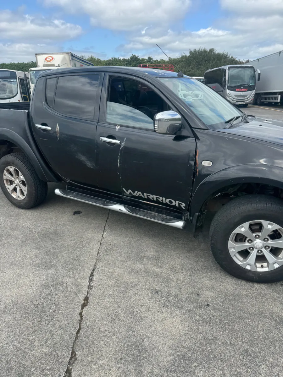 Mitsubishi L200 2011 new doe - Image 4