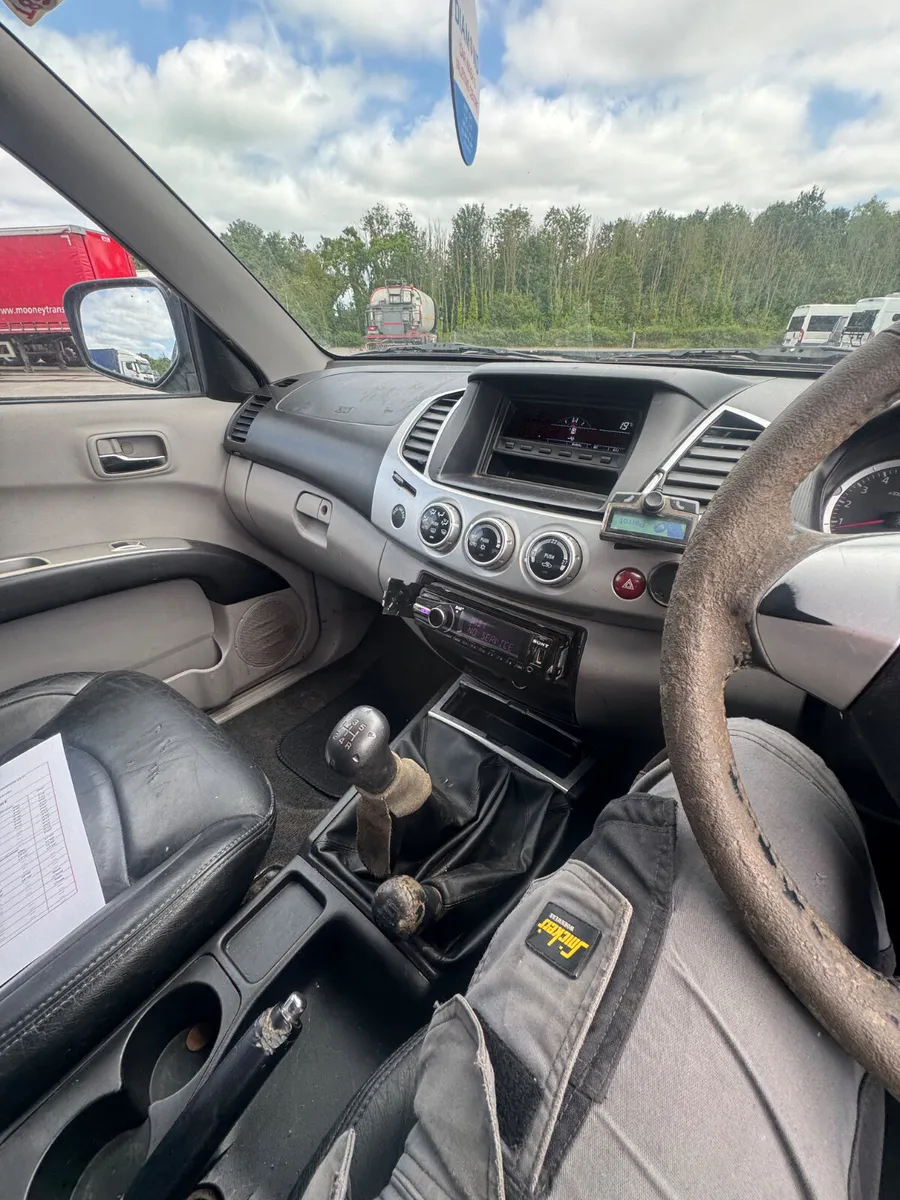 Mitsubishi L200 2011 new doe - Image 2
