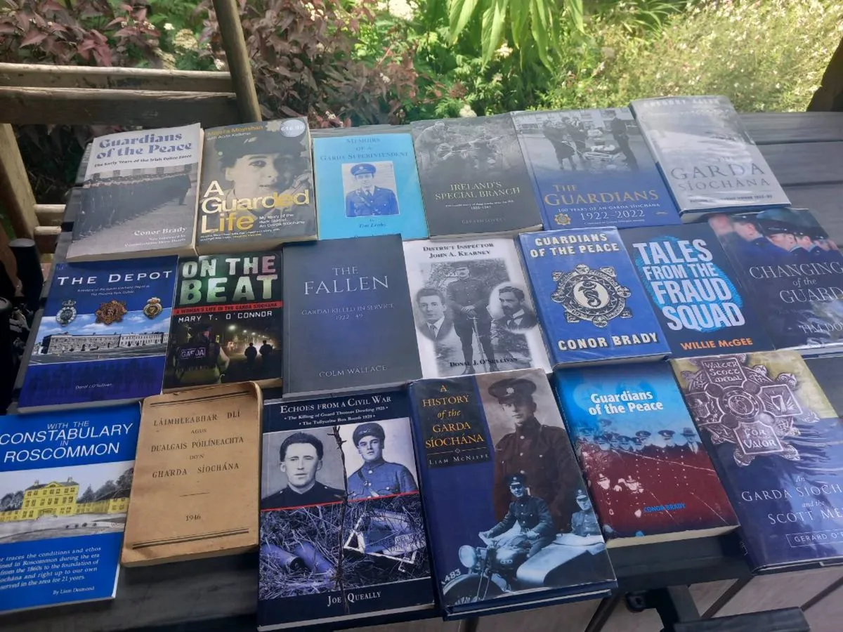 18 x books on An Garda Siochana, D18 - Image 1