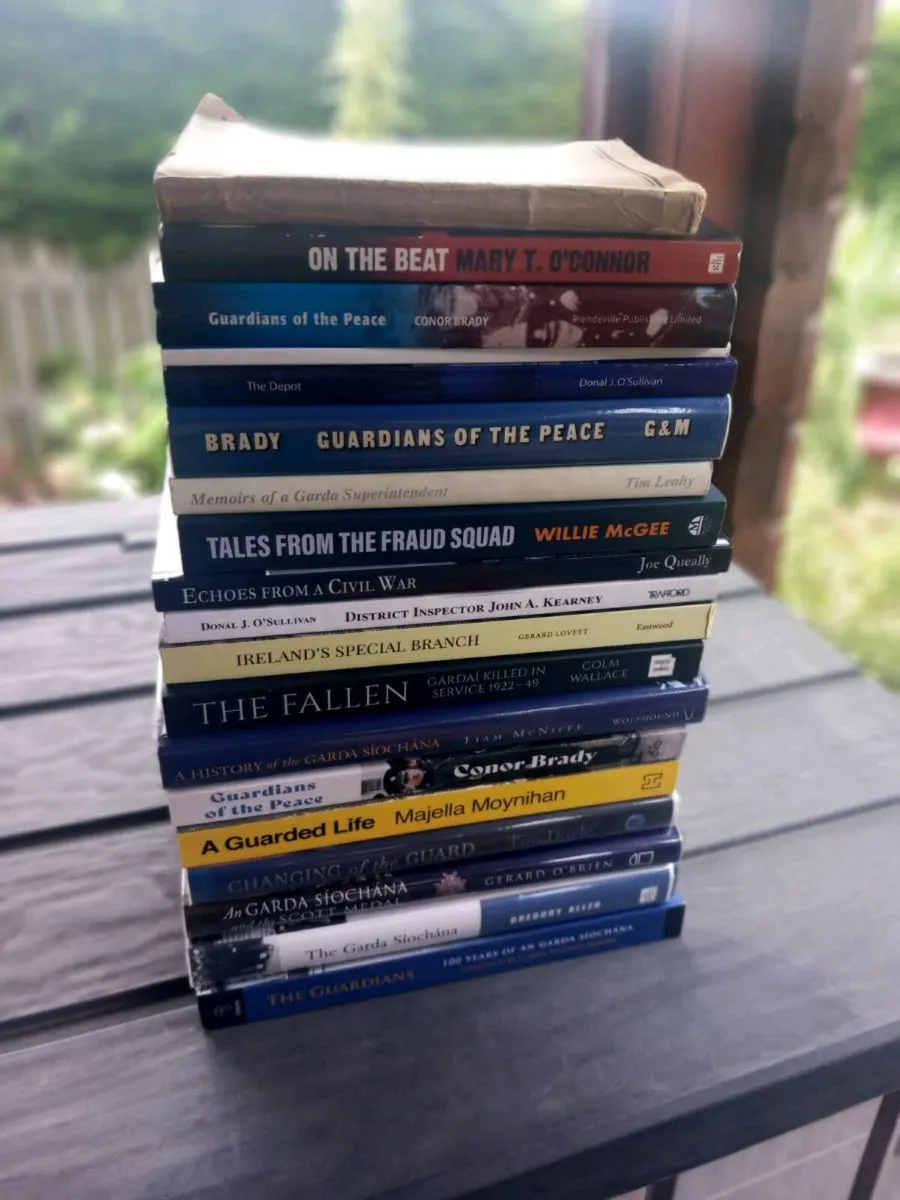 18 x books on An Garda Siochana, D18 - Image 4