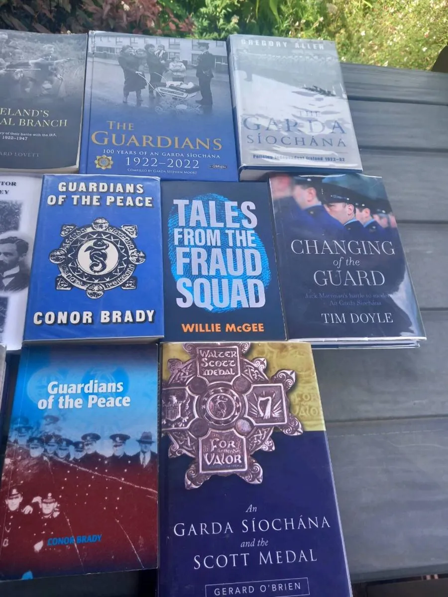 18 x books on An Garda Siochana, D18 - Image 3