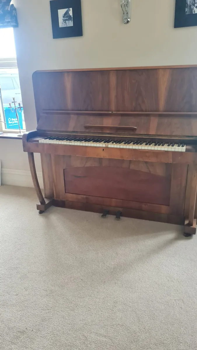 Piano - Image 1