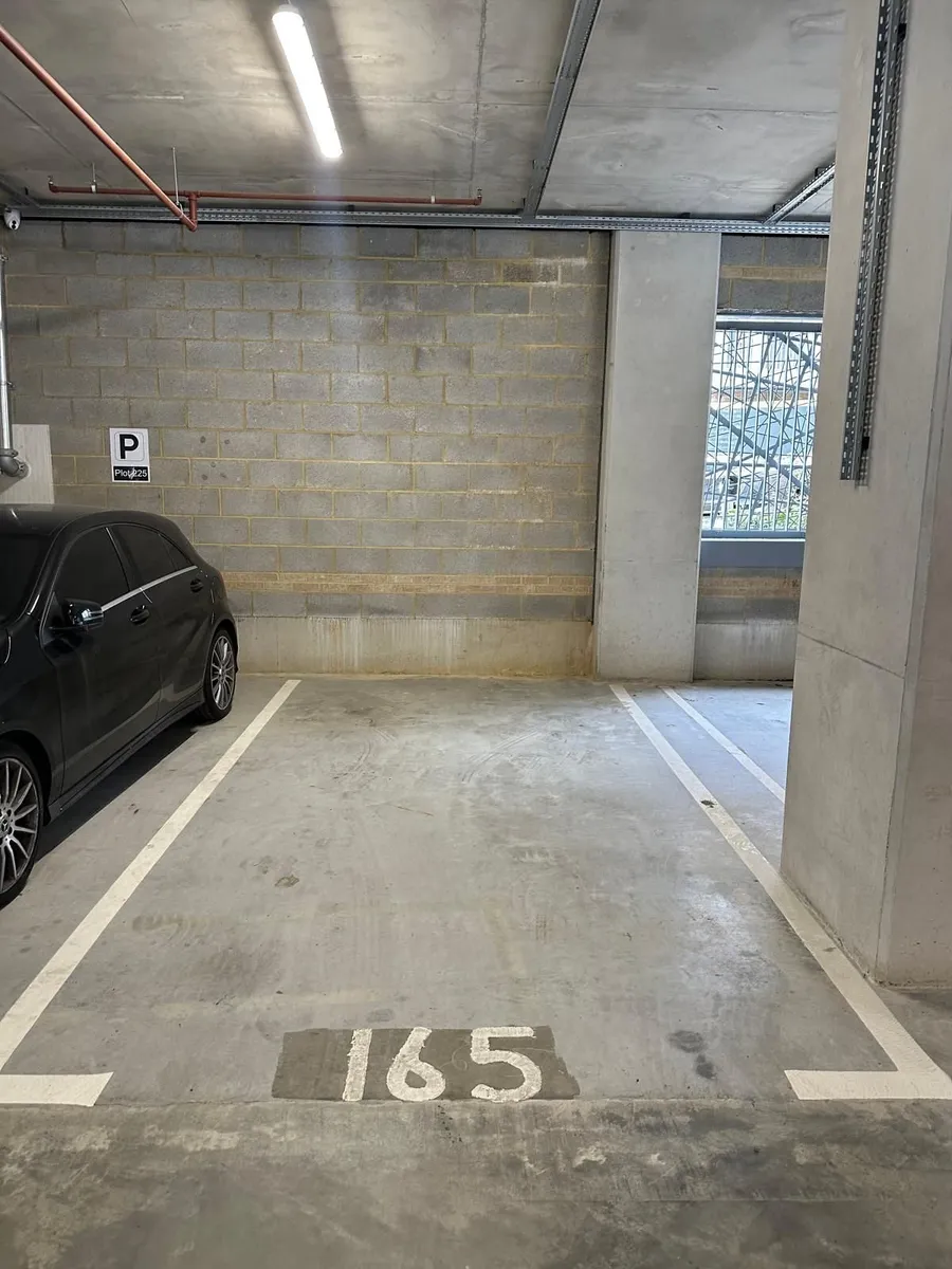 For sale Apartment 2 bedrooms 2 bathrooms UK - Image 4